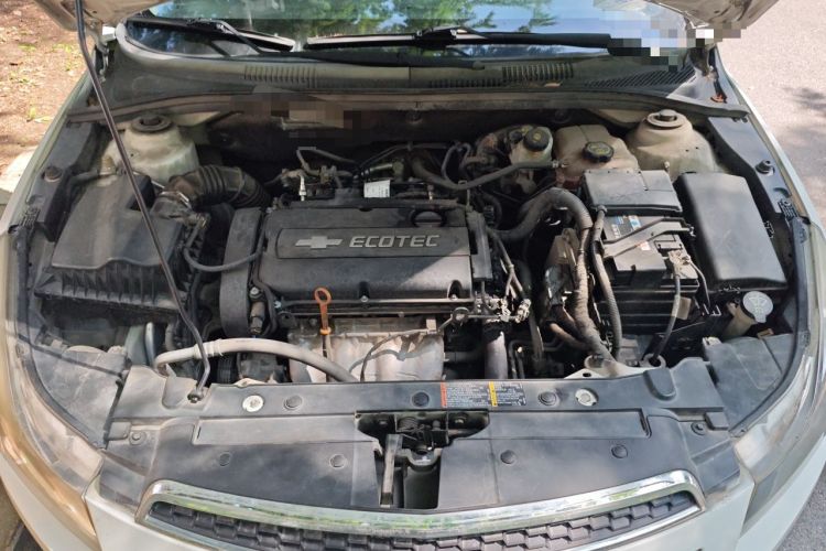 Used Chevrolet Cruze 2013 1.8L SE AT Engine Bay