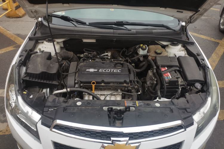Used Chevrolet Cruze 2013 1.6L SL MT Engine Bay