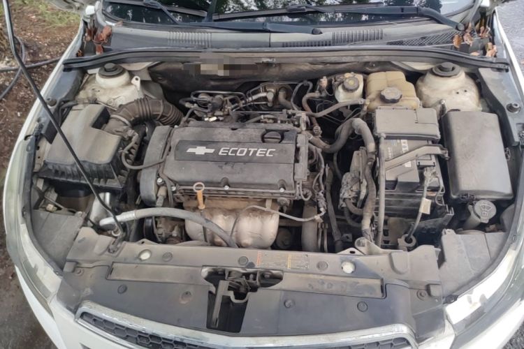 Used Chevrolet Cruze 2013 1.6L SE AT Engine Bay