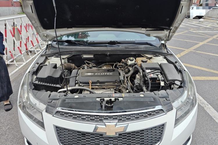 Used Chevrolet Cruze 2013 1.8L SE AT Engine Bay