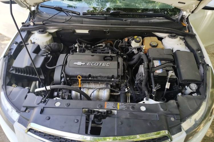 Used Chevrolet Cruze 2013 1.8L SE AT Engine Bay