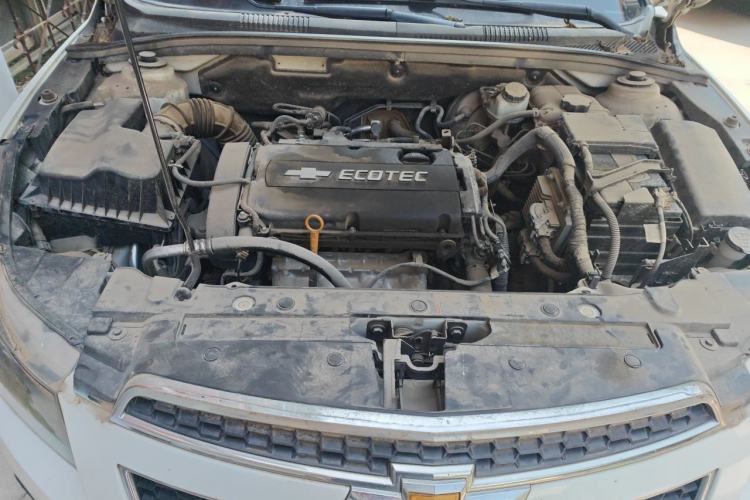 Used Chevrolet Cruze 2013 1.6L SE MT Engine Bay