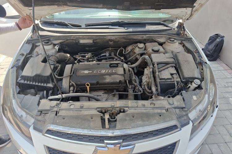 Used Chevrolet Cruze 2013 1.6L SL Sunroof Edition MT Engine Bay
