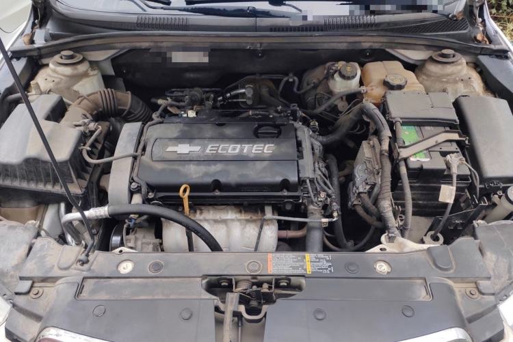 Used Chevrolet Cruze 2013 Hatchback 1.6L Manual Luxury Model Engine Bay