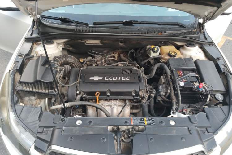 Used Chevrolet Cruze 2013 1.6L SL MT Engine Bay