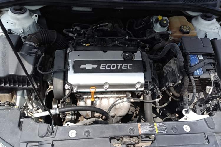 Used Chevrolet Cruze 2013 1.6L SE MT Engine Bay