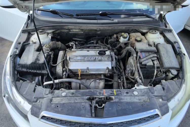 Used Chevrolet Cruze 2013 1.8L SE AT Engine Bay