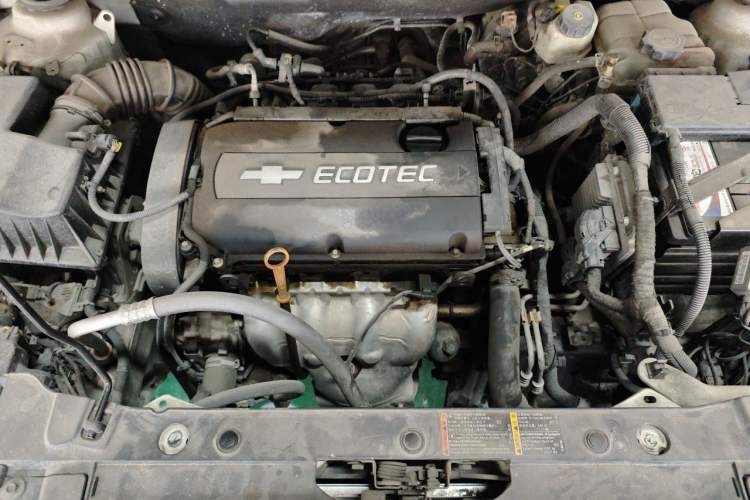 Used Chevrolet Cruze 2013 1.8L SE AT Engine Bay