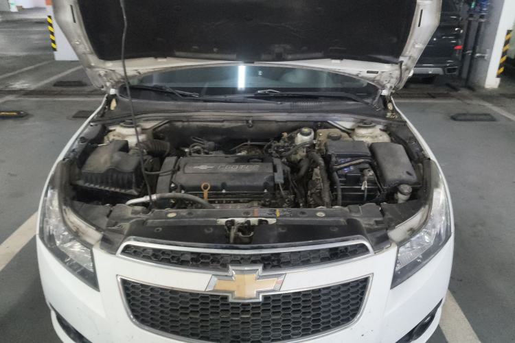 Used Chevrolet Cruze 2013 Hatchback 1.6L Automatic Luxury Model Engine Bay
