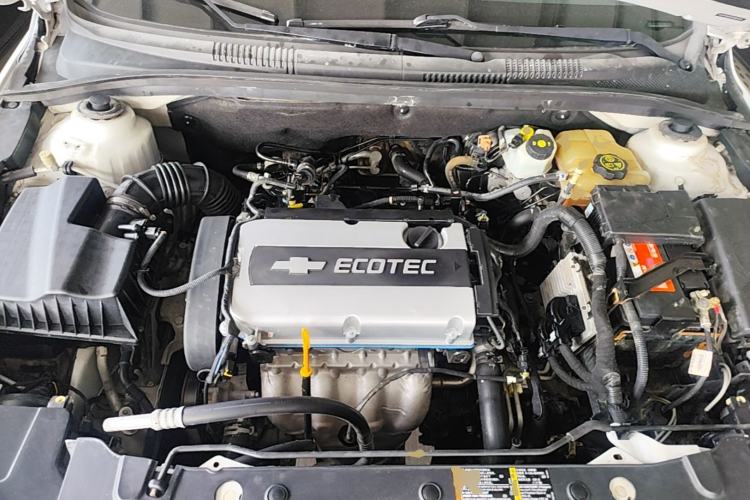 Used Chevrolet Cruze 2013 Hatchback 1.6L Automatic Luxury Model Engine Bay