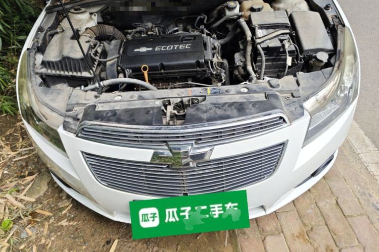 Used Chevrolet Cruze 2013 Hatchback 1.6L Manual Luxury Model Engine Bay