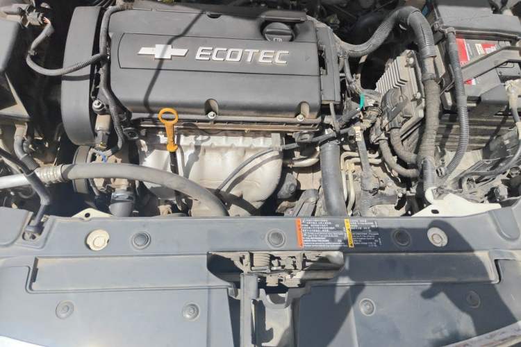 Used Chevrolet Cruze 2013 1.6L SE AT Engine Bay