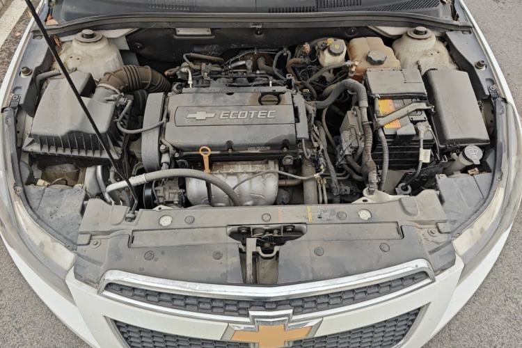 Used Chevrolet Cruze 2013 1.8L SE AT Engine Bay