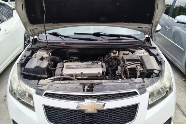 Used Chevrolet Cruze 2013 1.6L SL MT Engine Bay