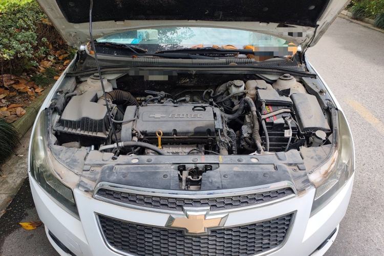 Used Chevrolet Cruze 2013 1.6L SE MT Engine Bay