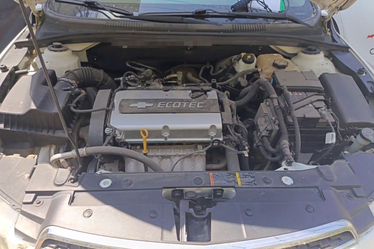 Used Chevrolet Cruze 2013 Hatchback 1.6L Manual Luxury Model Engine Bay