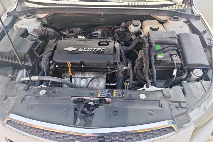 Used Chevrolet Cruze 2013 Hatchback 1.6L Automatic Luxury Model Engine Bay