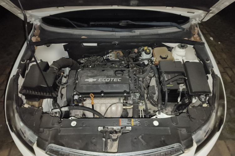 Used Chevrolet Cruze 2013 Hatchback 1.6L Automatic Luxury Model Engine Bay