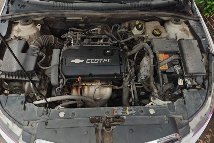 Used Chevrolet Cruze 2013 1.8L SE AT Engine Bay