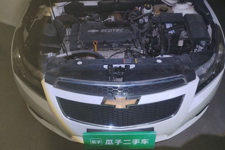 Used Chevrolet Cruze 2013 Hatchback 1.6L Automatic Luxury Model Engine Bay