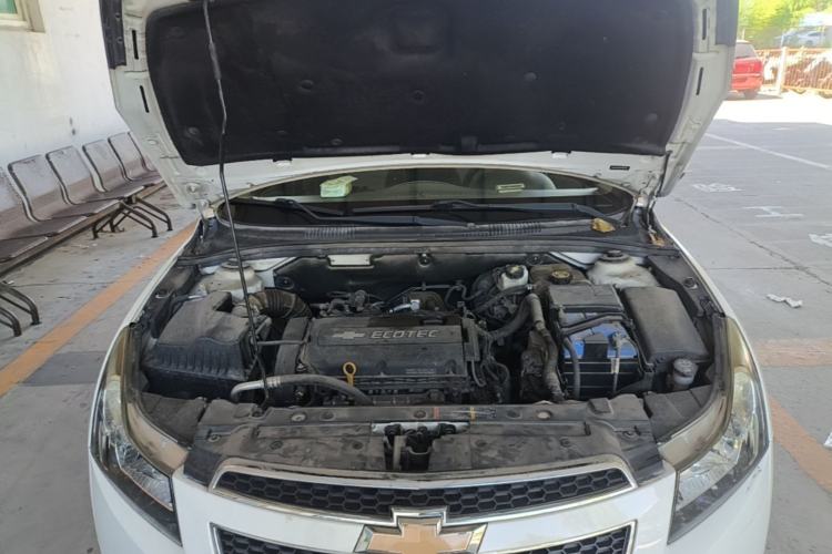 Used Chevrolet Cruze 2013 1.6L SE MT Engine Bay