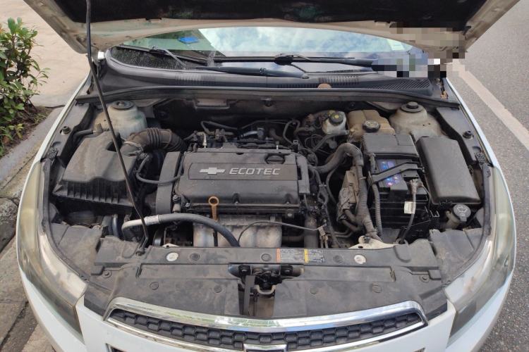 Used Chevrolet Cruze 2013 1.8L SE AT Engine Bay