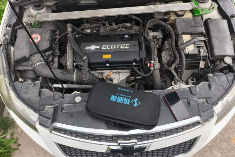 Used Chevrolet Cruze 2013 Hatchback 1.6T Automatic Flagship Model Engine Bay