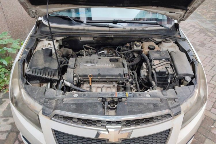 Used Chevrolet Cruze 2013 1.8L SE AT Engine Bay