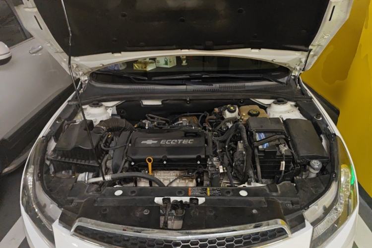 Used Chevrolet Cruze 2013 1.8L SE AT Engine Bay