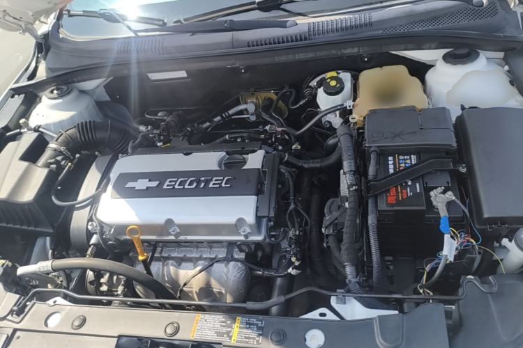 Used Chevrolet Cruze 2013 1.6L SL MT Engine Bay