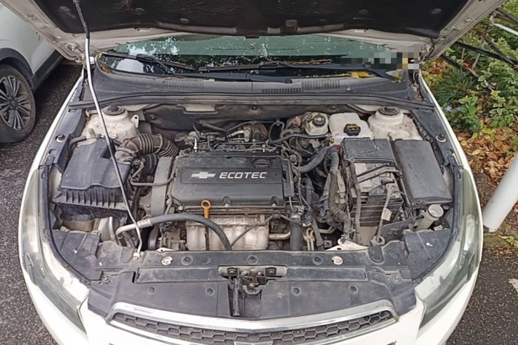 Used Chevrolet Cruze 2013 1.8L SE AT Engine Bay