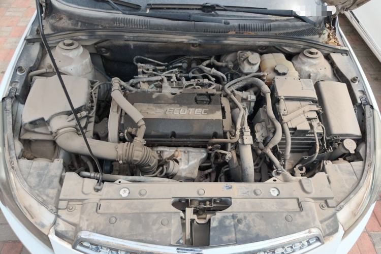 Used Chevrolet Cruze 2013 Hatchback 1.6T Automatic Flagship Model Engine Bay