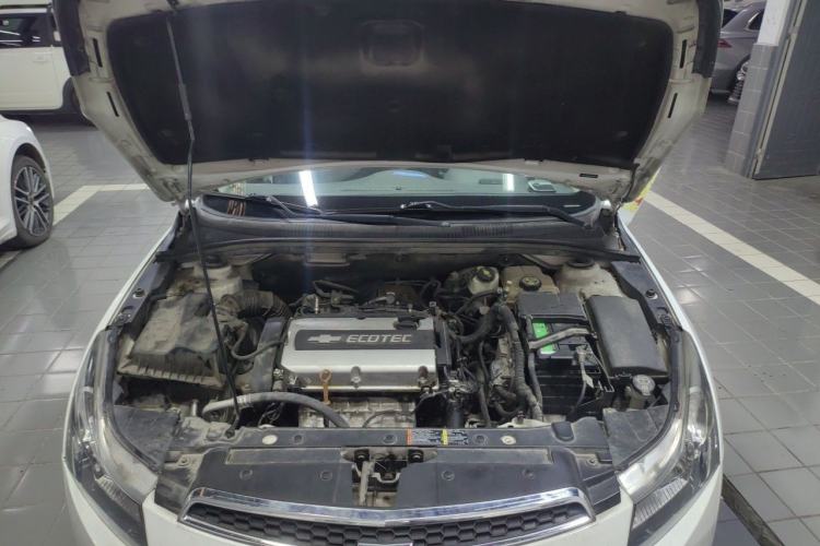 Used Chevrolet Cruze 2013 1.8L SE AT Engine Bay