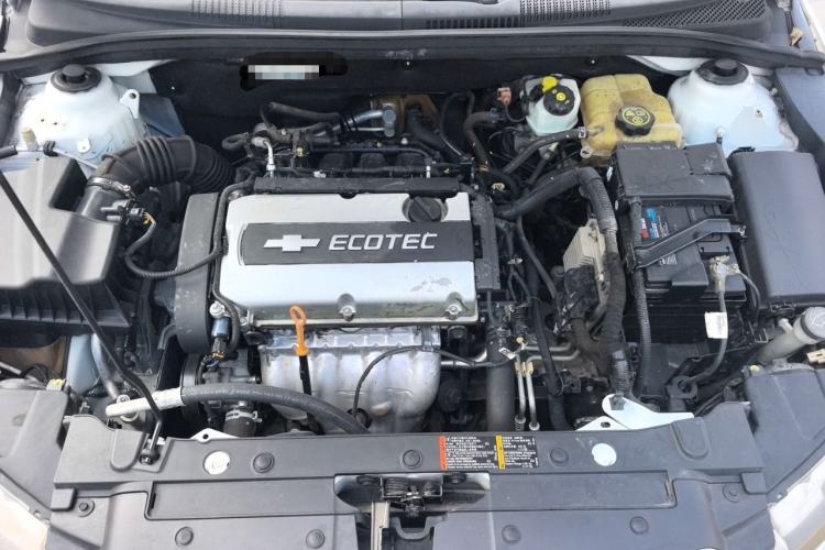 Used Chevrolet Cruze 2013 1.8L SE AT Engine Bay
