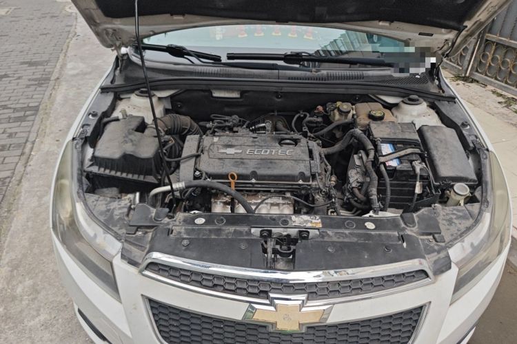 Used Chevrolet Cruze 2013 Hatchback 1.6L Automatic Luxury Model Engine Bay