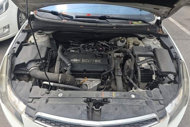 Used Chevrolet Cruze 2013 Hatchback 1.6T Automatic Flagship Model Engine Bay