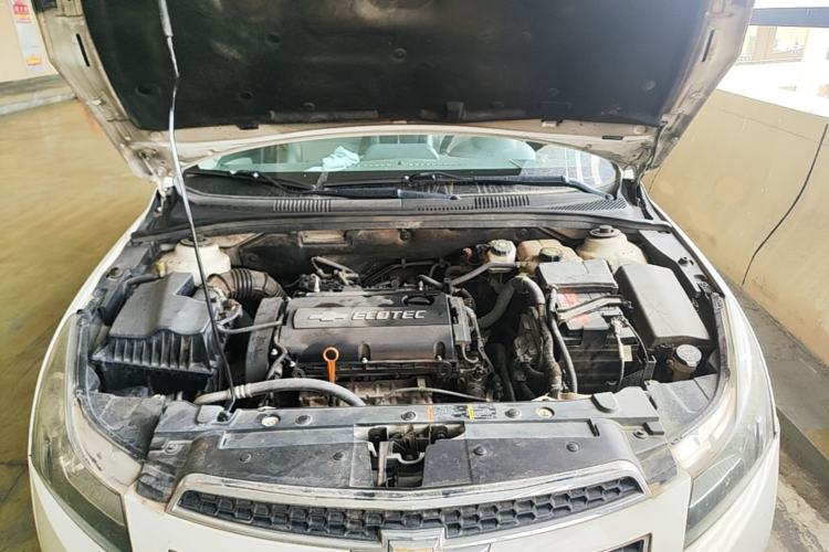 Used Chevrolet Cruze 2013 1.8L SE AT Engine Bay