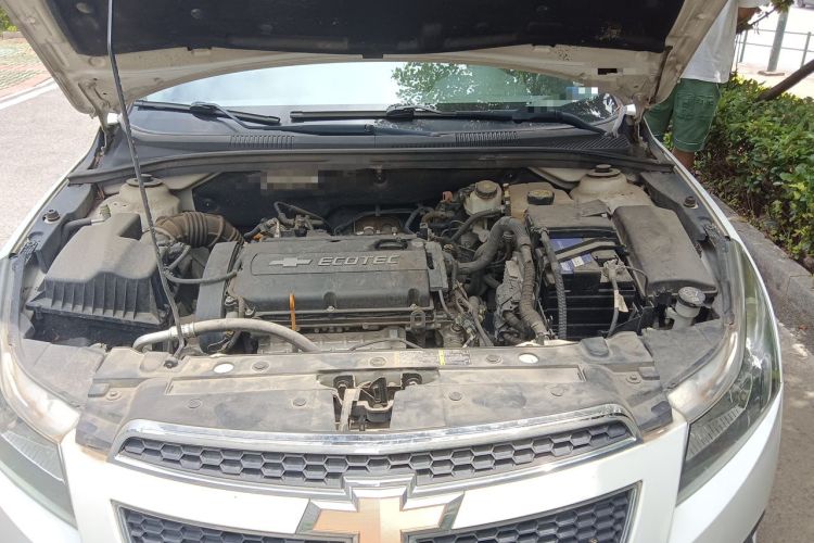 Used Chevrolet Cruze 2013 1.8L SE AT Engine Bay
