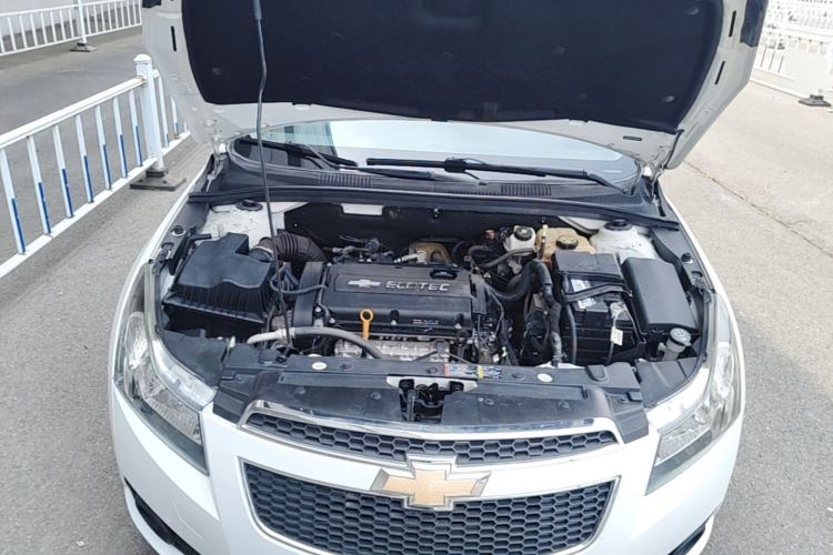 Used Chevrolet Cruze 2013 Hatchback 1.6L Automatic Luxury Model Engine Bay