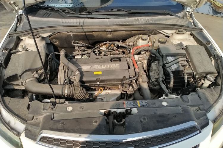 Used Chevrolet Cruze 2013 Hatchback 1.6T Automatic Flagship Model Engine Bay