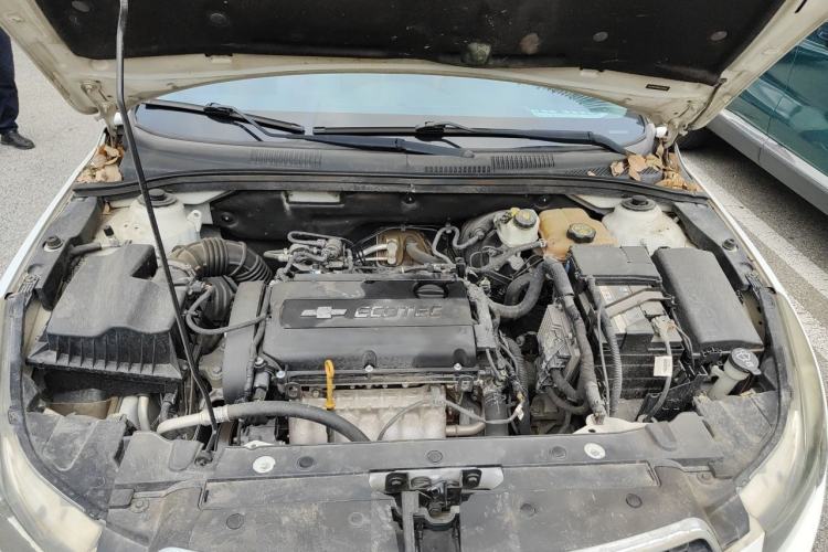 Used Chevrolet Cruze 2013 1.6L SE MT Engine Bay