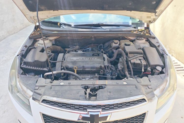 Used Chevrolet Cruze 2013 Hatchback 1.6L Manual Luxury Model Engine Bay
