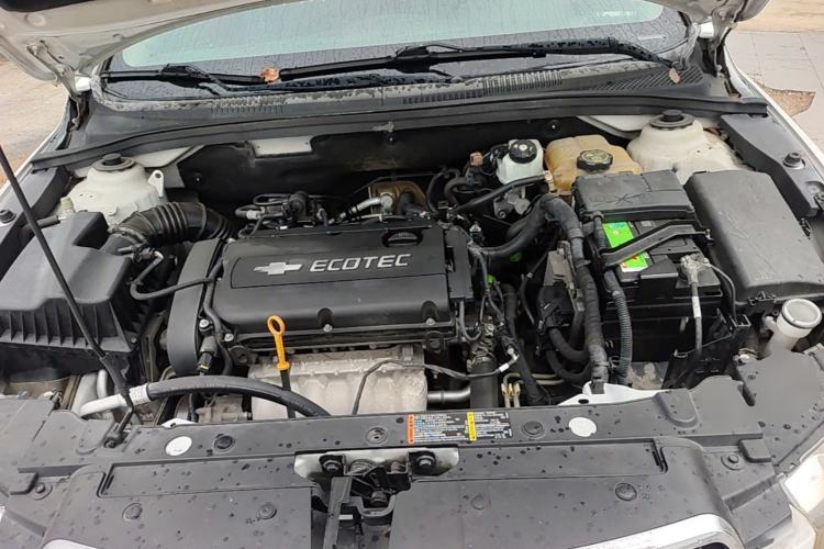 Used Chevrolet Cruze 2013 Hatchback 1.6L Automatic Luxury Model Engine Bay