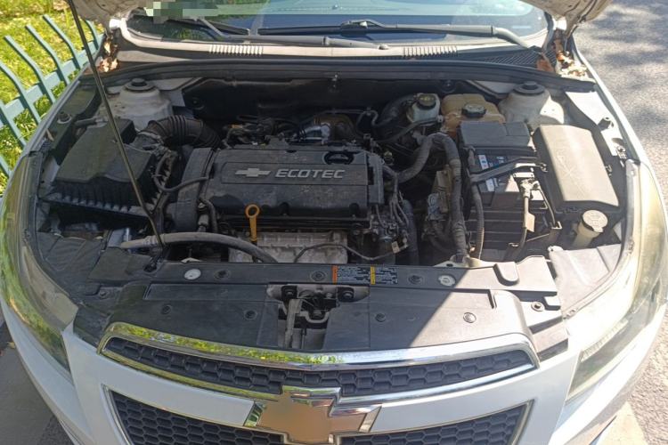 Used Chevrolet Cruze 2013 Hatchback 1.6L Manual Luxury Model Engine Bay