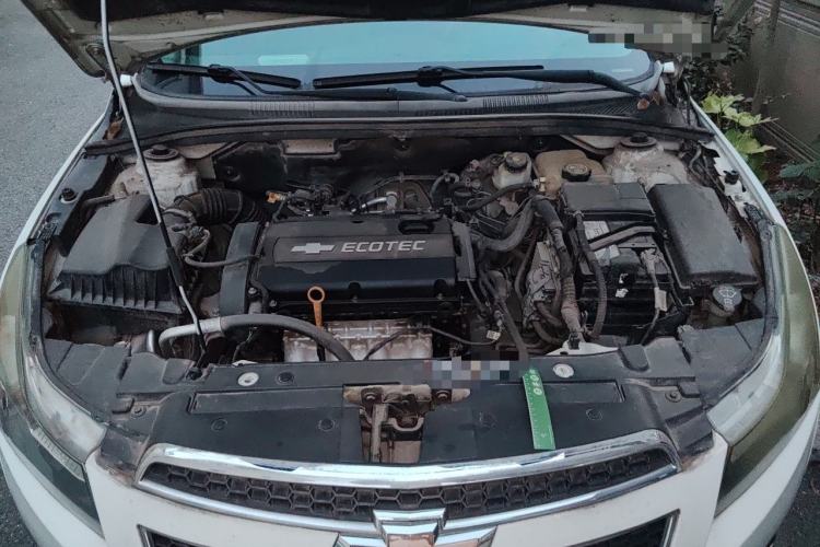 Used Chevrolet Cruze 2013 Hatchback 1.6L Automatic Luxury Model Engine Bay