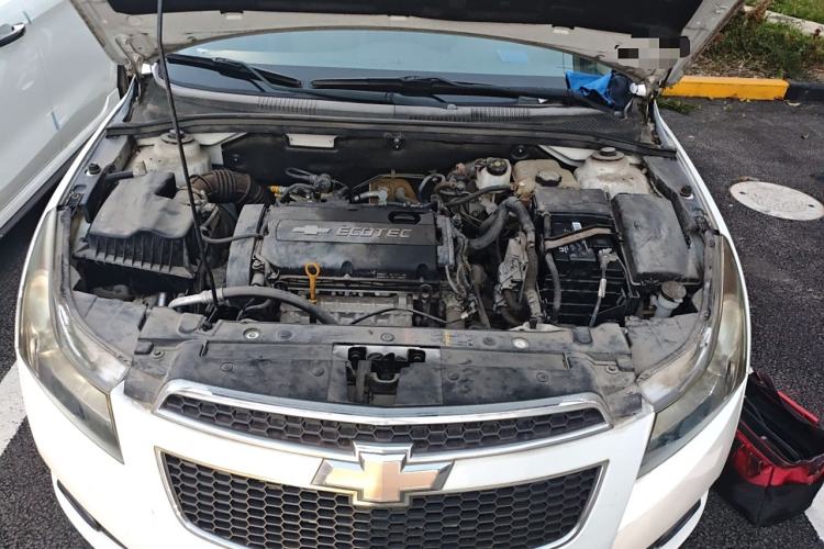 Used Chevrolet Cruze 2013 Hatchback 1.6L Automatic Luxury Model Engine Bay