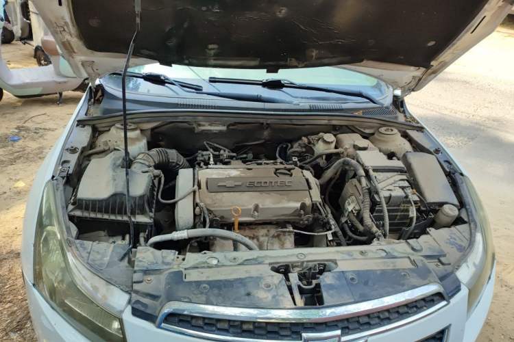 Used Chevrolet Cruze 2013 1.8L SE AT Engine Bay