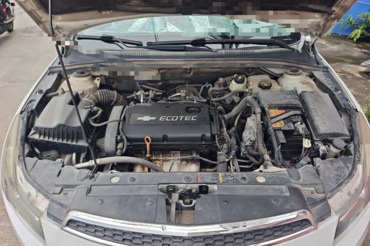 Used Chevrolet Cruze 2013 1.8L SE AT Engine Bay