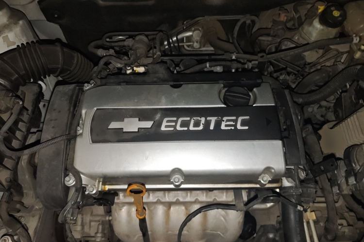Used Chevrolet Cruze 2013 Hatchback 1.6L Automatic Luxury Model Engine Bay