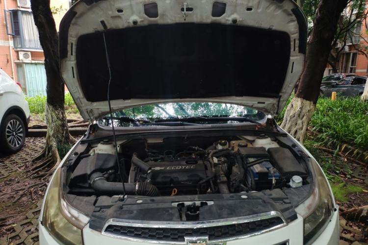 Used Chevrolet Cruze 2013 Hatchback 1.6T Automatic Flagship Model Engine Bay